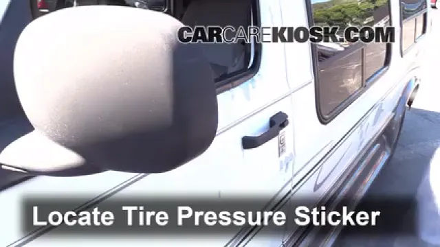 2002 Dodge Ram 1500 Van 5.2L V8 Standard Passenger Van Neumáticos y ruedas Controlar presión de neumáticos